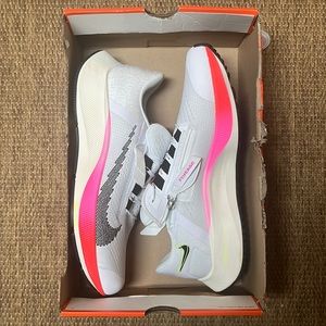 Great running shoes, only ran 2.5 miles in them once. Please love them